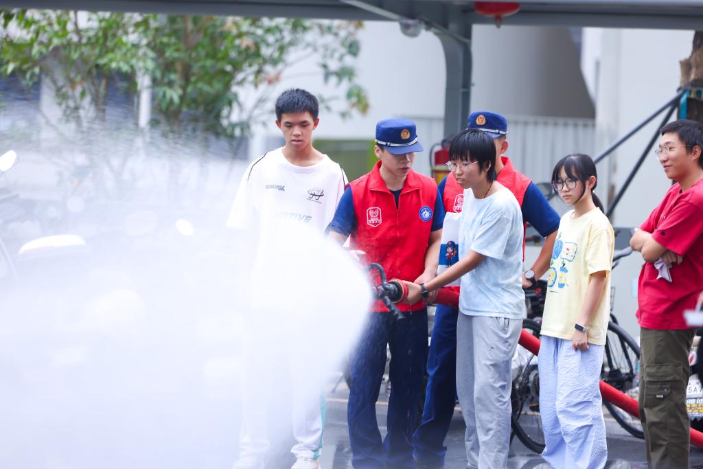 深圳理工大學(xué)開(kāi)展消防應(yīng)急疏散演練